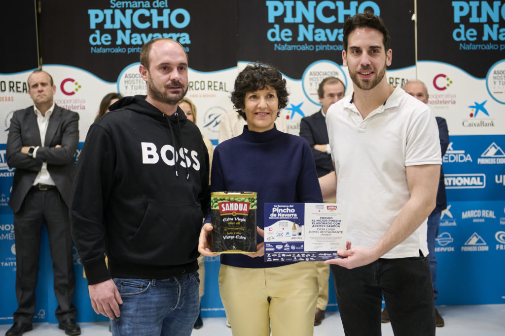 Recoge el Premio Aceite Sandúa al mejor pincho elaborado con sus aceites, el Restaurante Casa Luisa de Ayegui