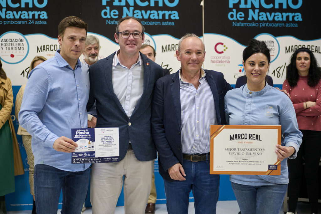 Recoge el Premio otorgado por Marco Real, al tratamiento y servicio del Vino el Akari Gastroteka de Pamplona